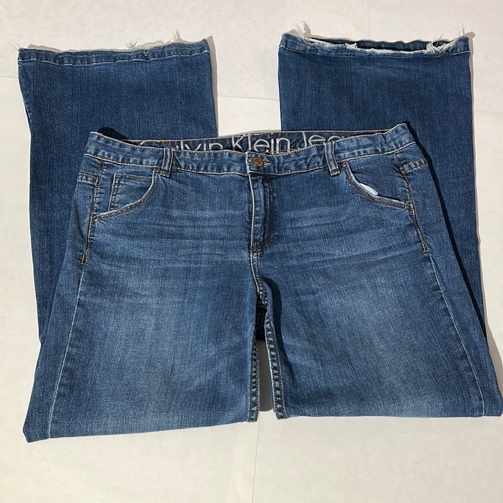 Calvin Klein Jeans denim flare leg sz 16 or 33 medium wash vintage y2k